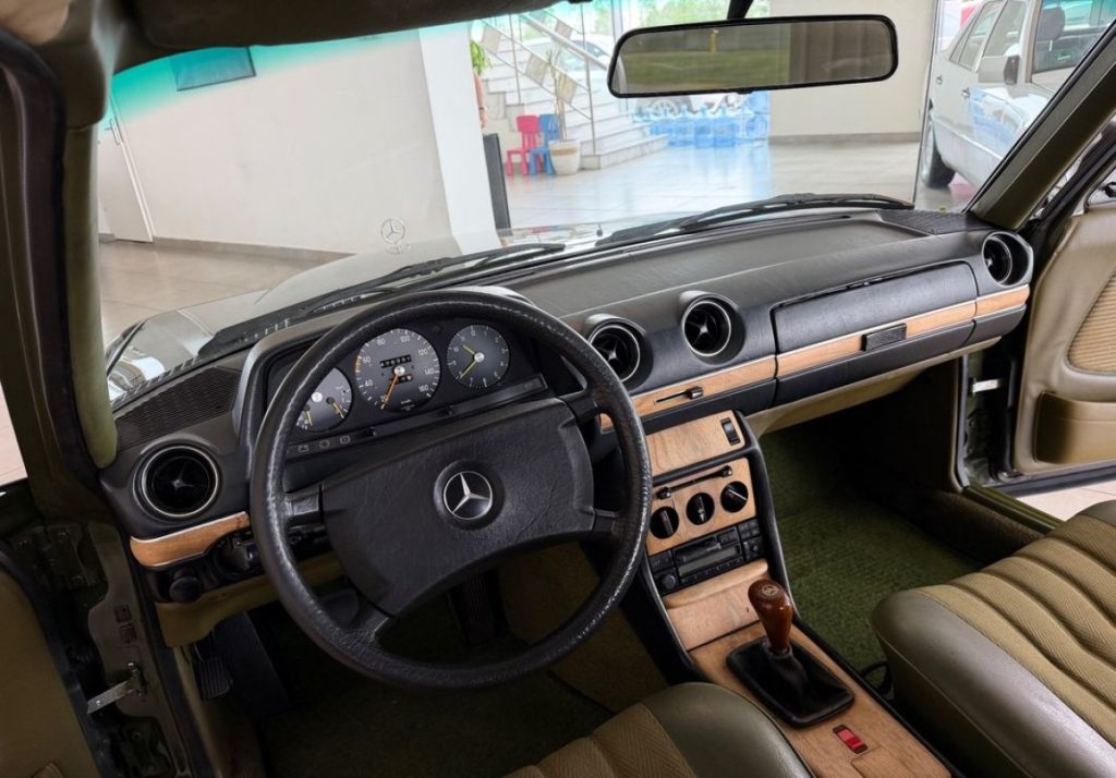 Mercedes-Benz  1982