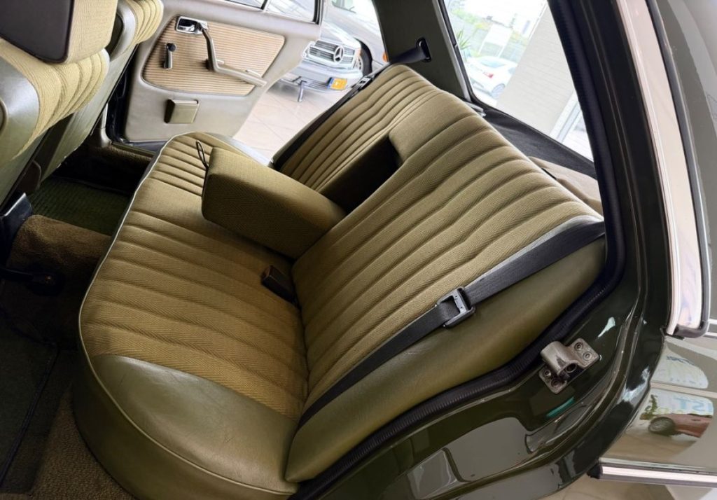 Mercedes-Benz  1982