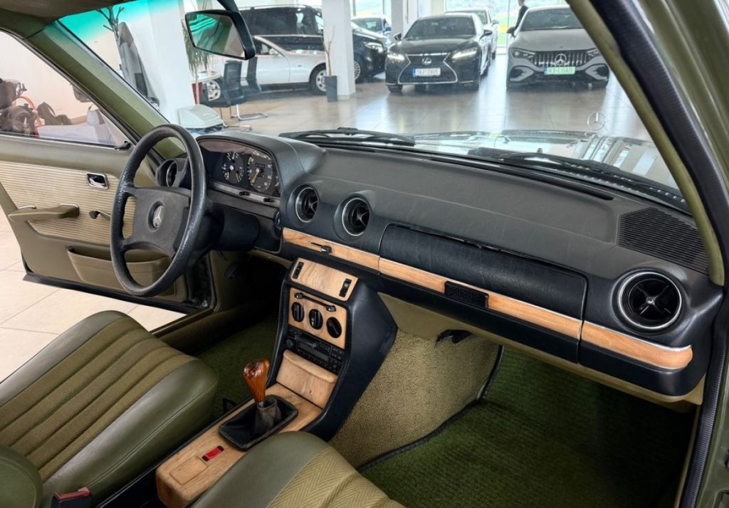 Mercedes-Benz  1982