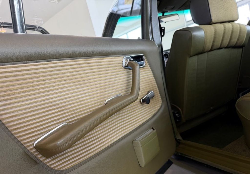 Mercedes-Benz  1982