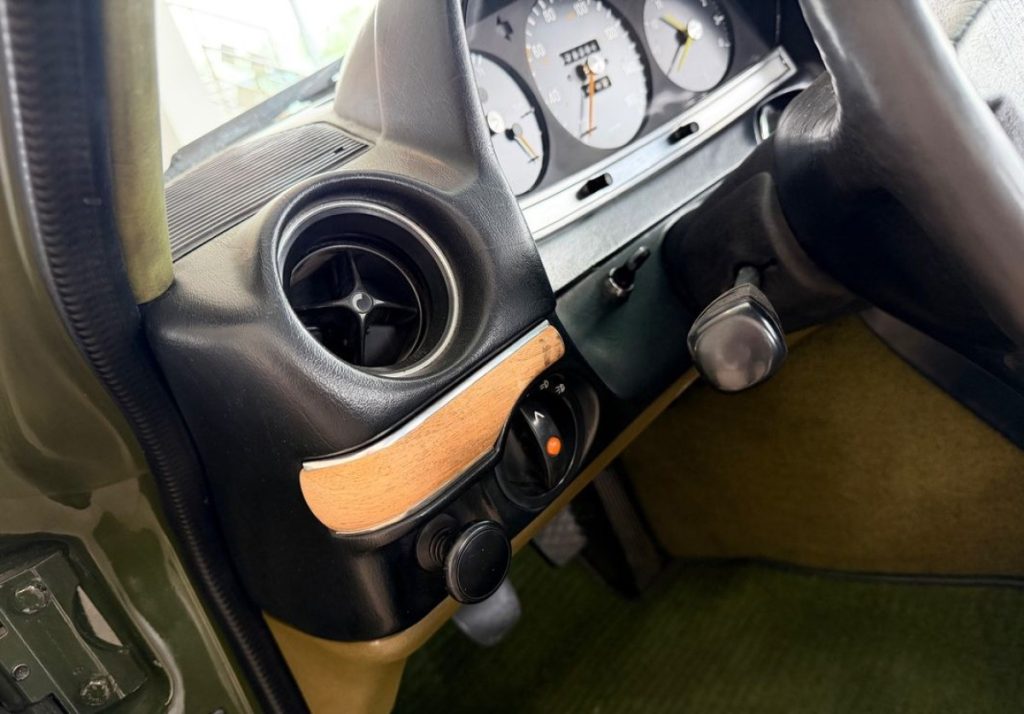 Mercedes-Benz  1982