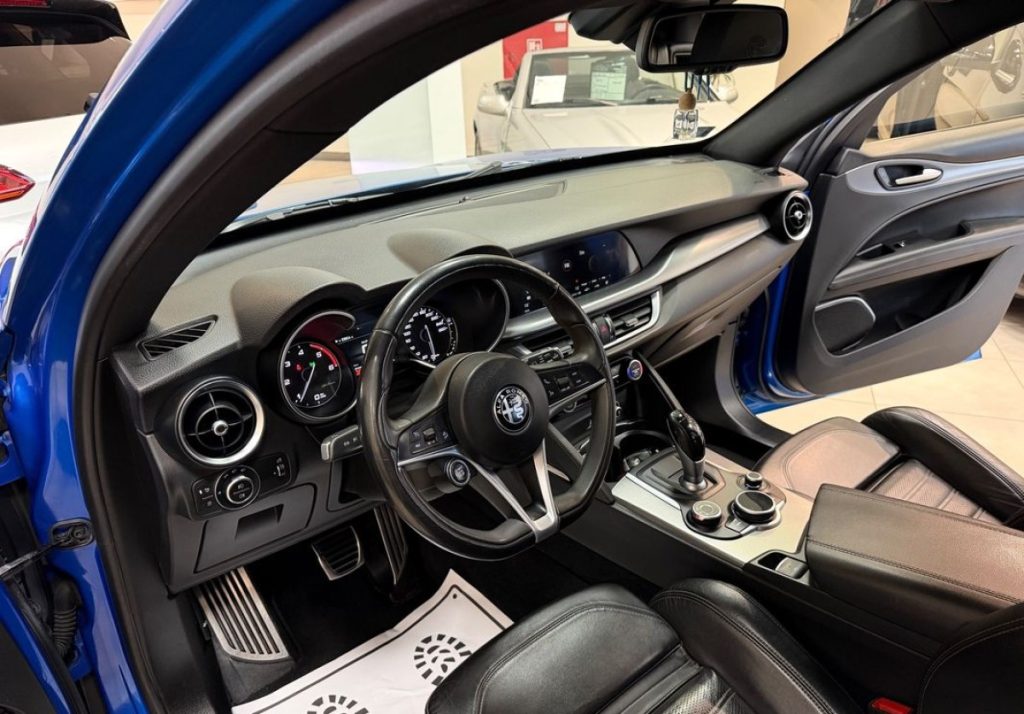 Alfa Romeo Stelvio 2017