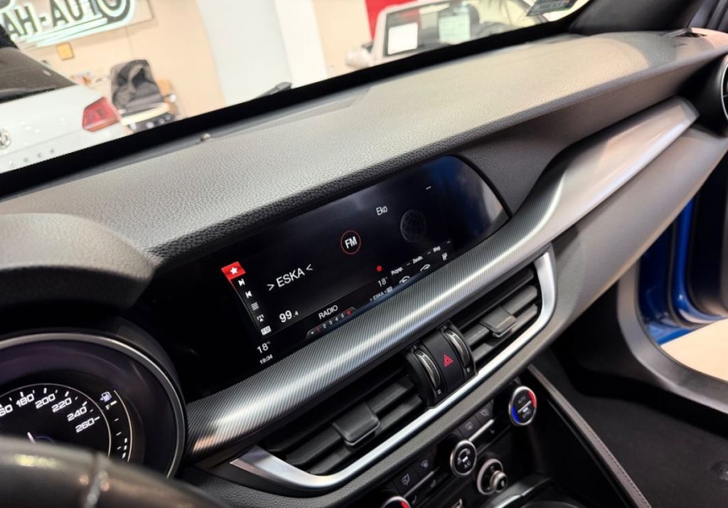 Alfa Romeo Stelvio 2017