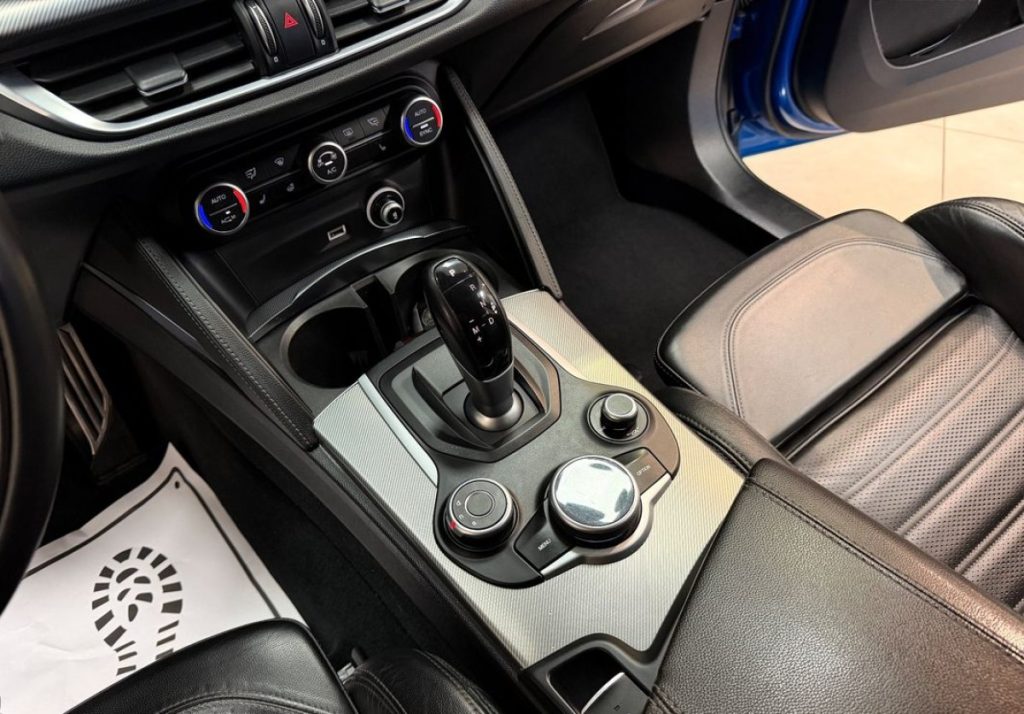 Alfa Romeo Stelvio 2017