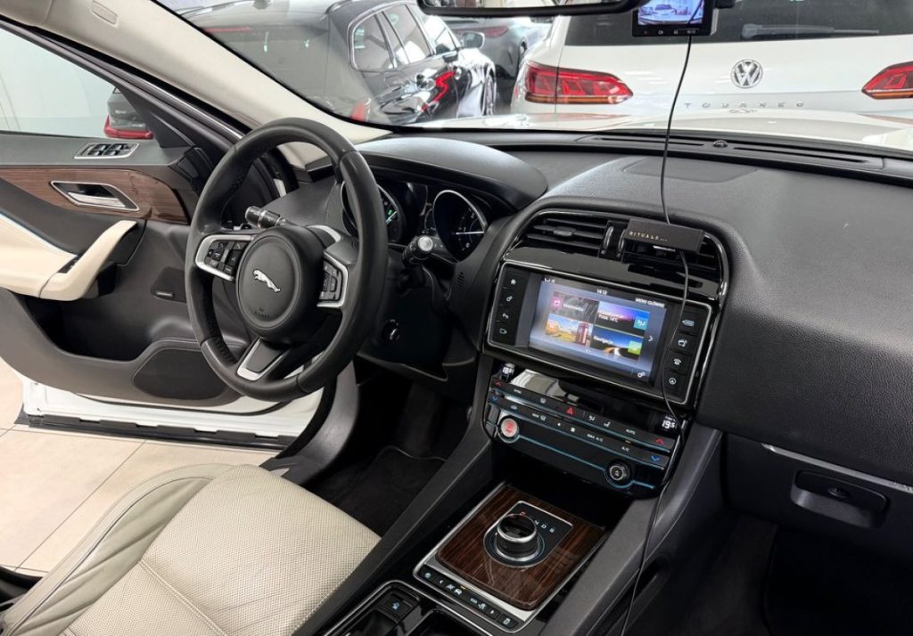 Jaguar F-Pace 2018