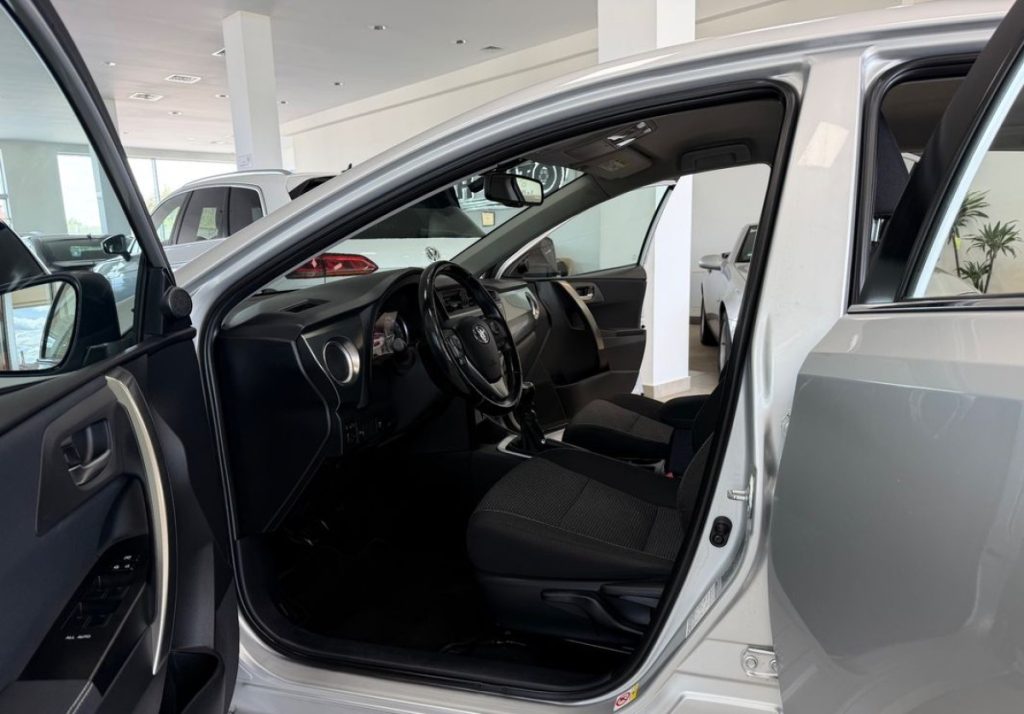 Toyota Auris 2013