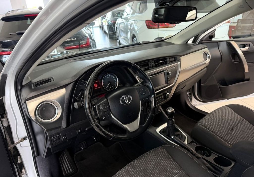 Toyota Auris 2013
