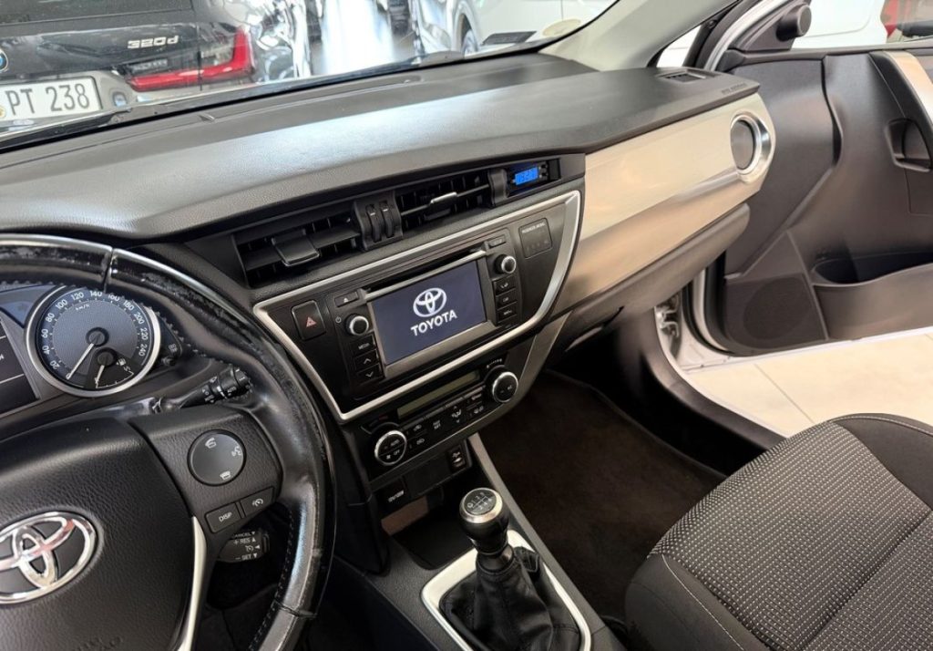 Toyota Auris 2013