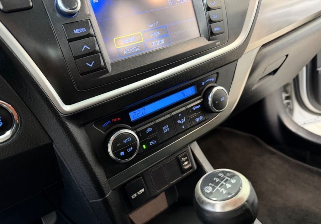 Toyota Auris 2013