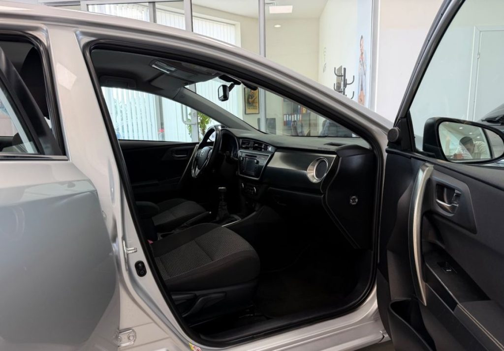 Toyota Auris 2013