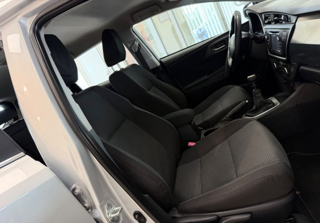 Toyota Auris 2013