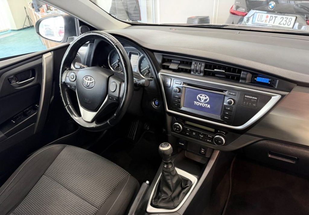 Toyota Auris 2013