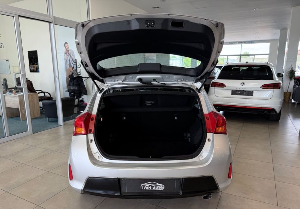 Toyota Auris 2013