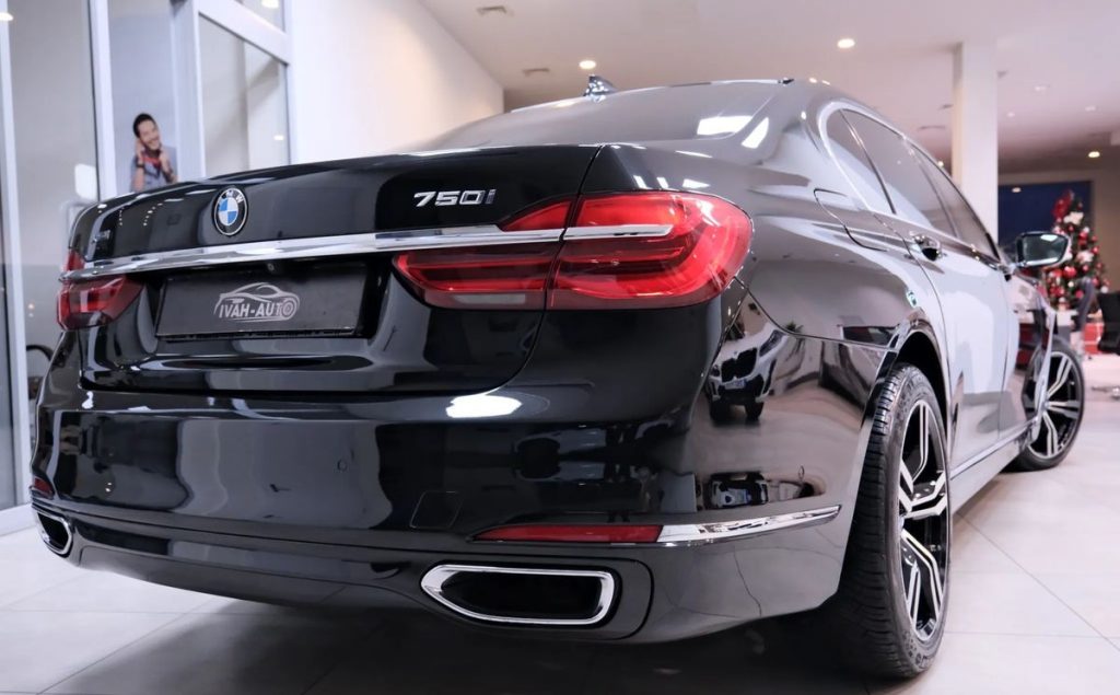 BMW 7 2016