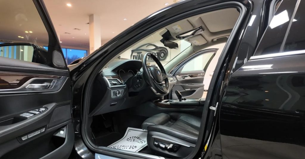 BMW 7 2016