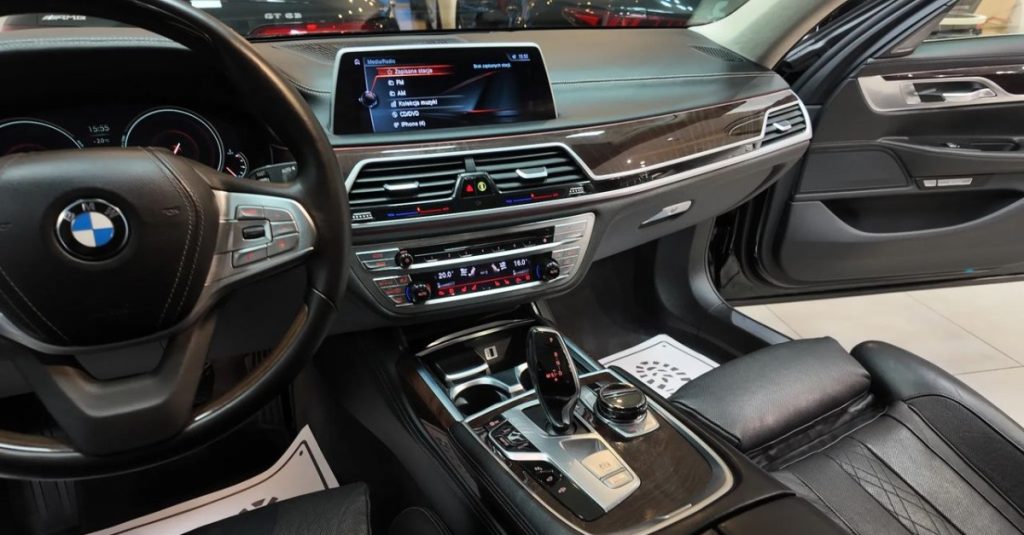 BMW 7 2016