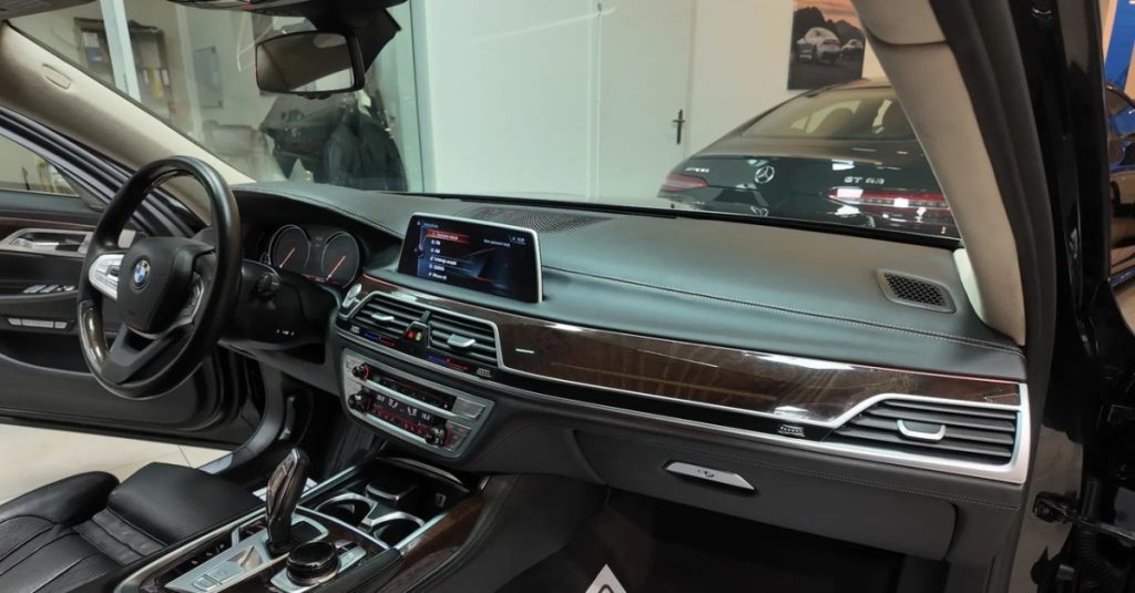 BMW 7 2016