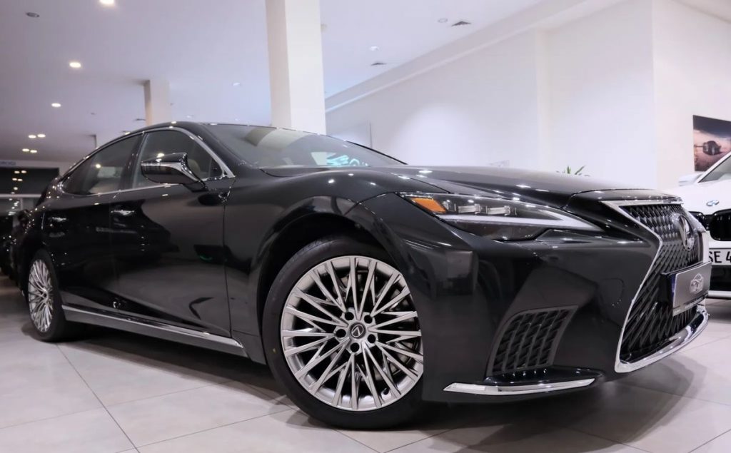 Lexus LS 2025