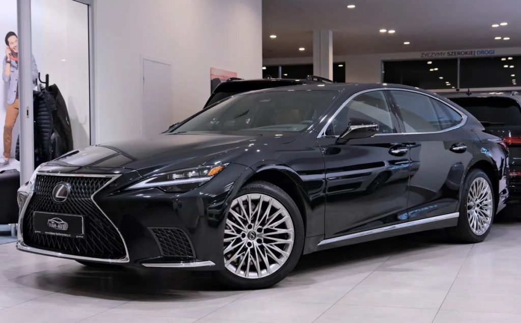 Lexus LS 2025