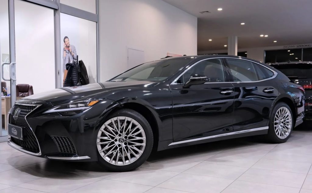 Lexus LS 2025