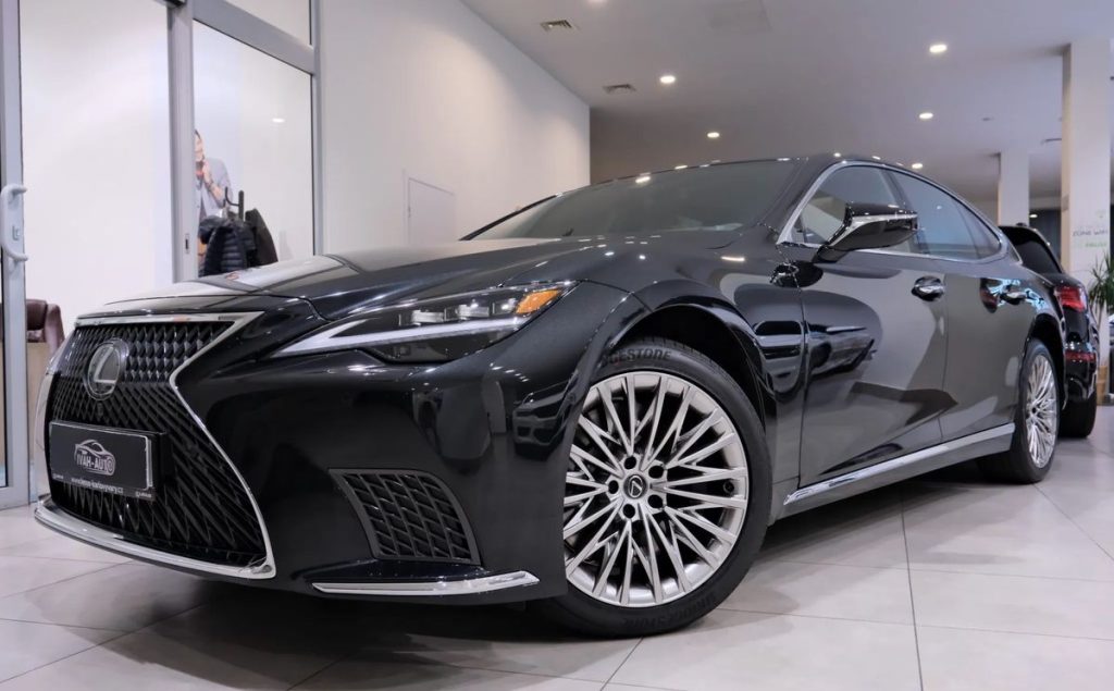 Lexus LS 2025