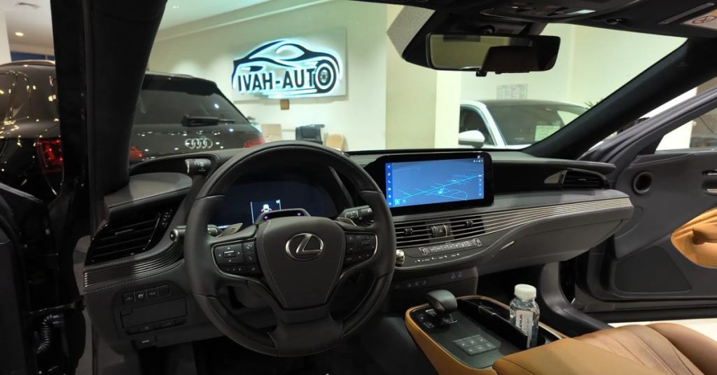Lexus LS 2025