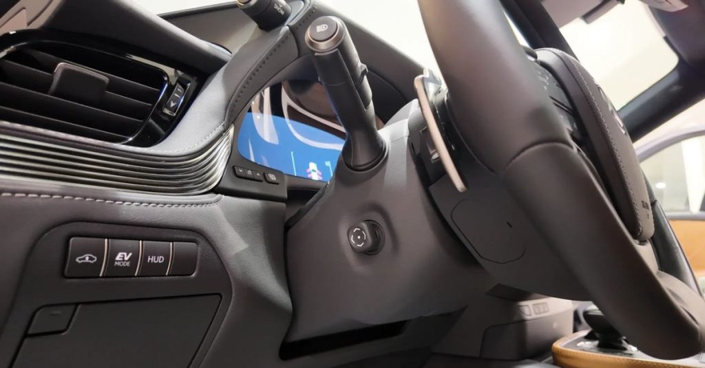 Lexus LS 2025