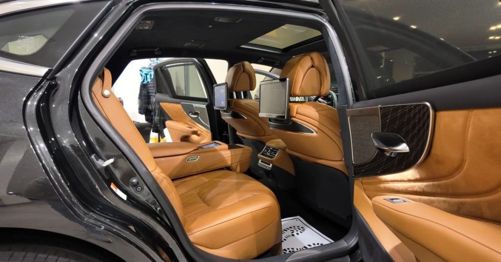 Lexus LS 2025
