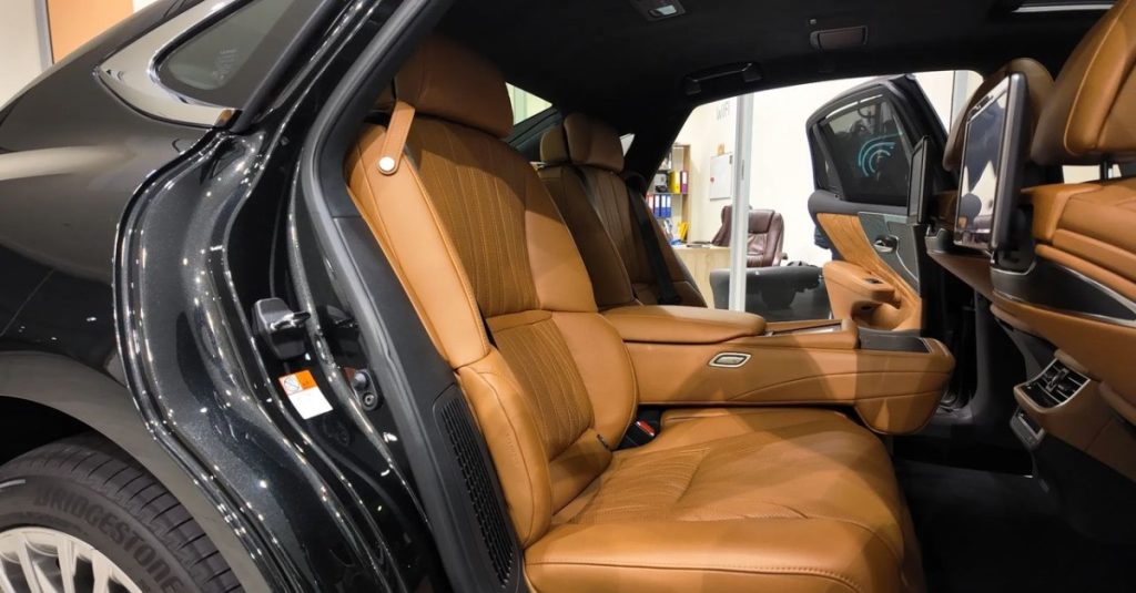 Lexus LS 2025