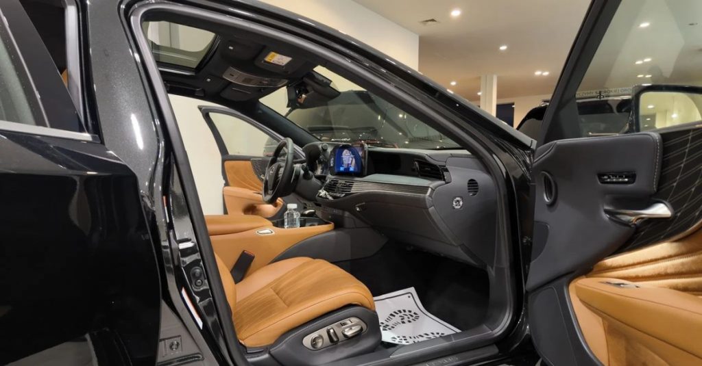 Lexus LS 2025