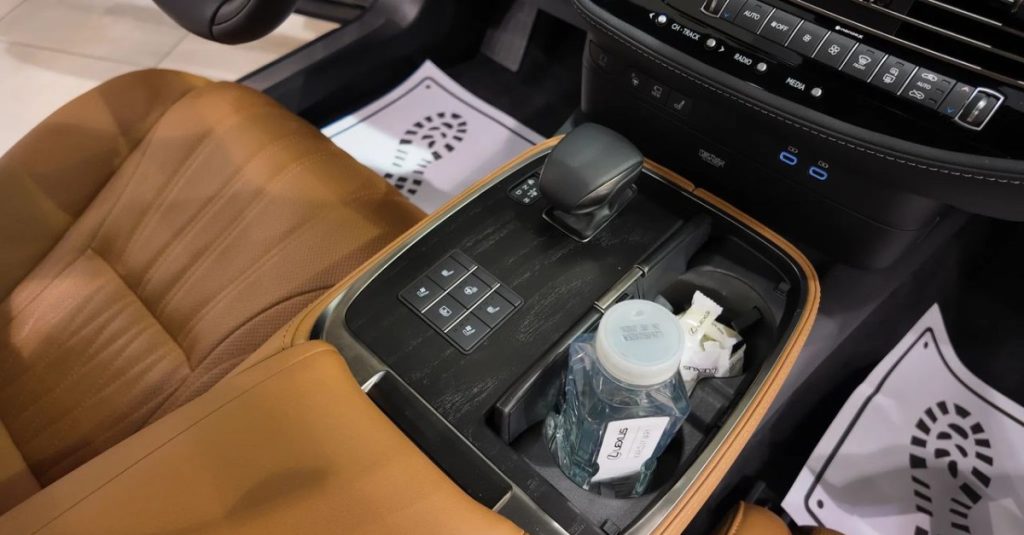 Lexus LS 2025