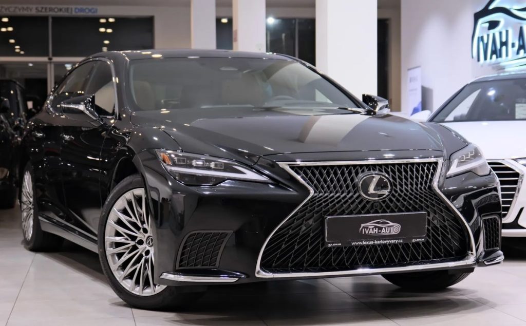 Lexus LS 2025