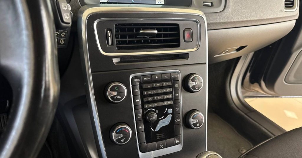 Volvo V60 2015